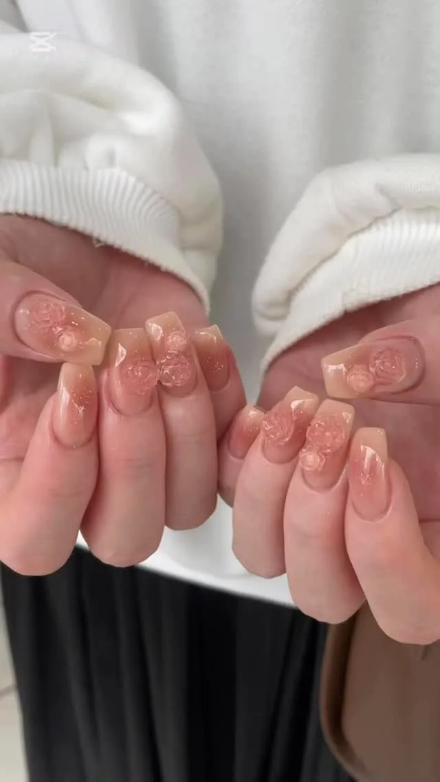 spring nails🤍